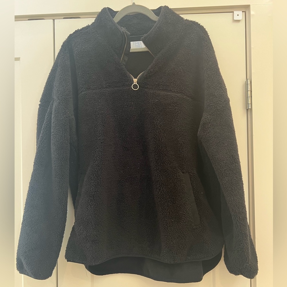 Black Sherpa Pullover